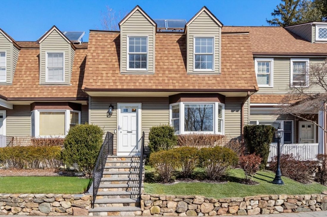 Condo in Wellesley, Massachusetts, United States 1 - 15418615