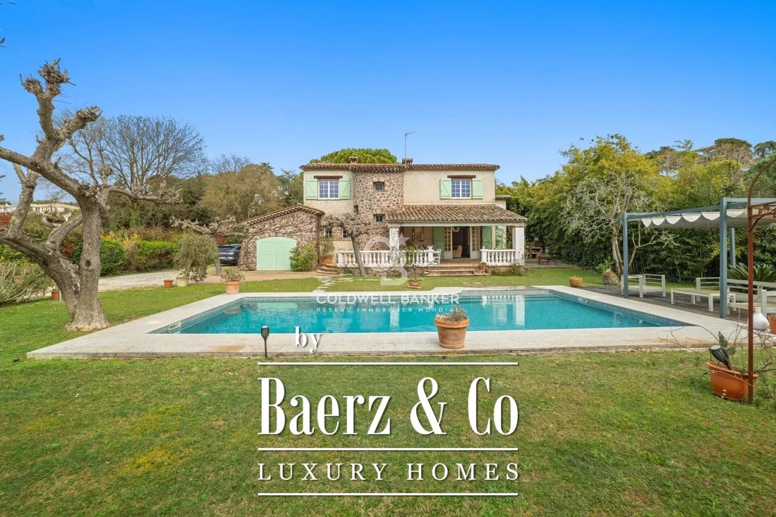Estate in Mougins, Provence-Alpes-Côte d'Azur, France 1 - 15414695
