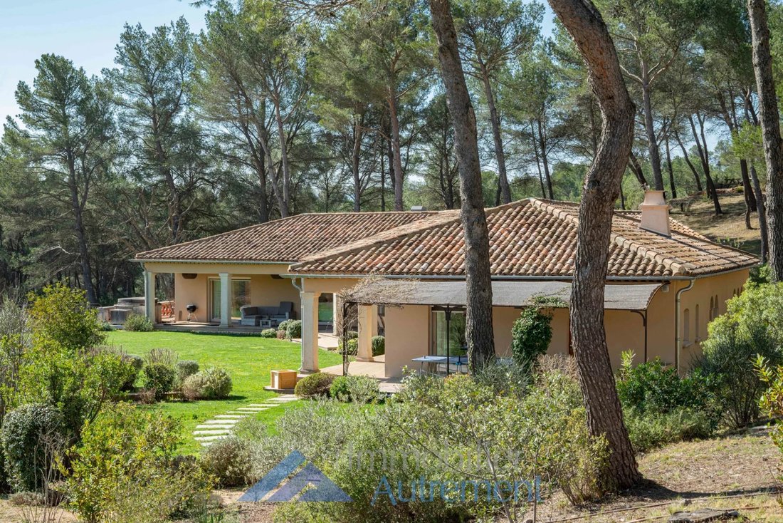 Estate in Le Tholonet, Provence-Alpes-Côte d'Azur, France 3 - 15419526