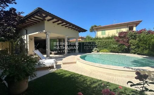 Villa in Center, Forte dei Marmi, Tuscany 1