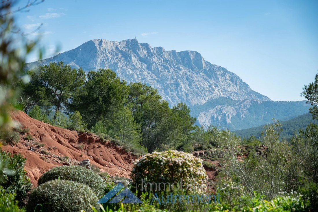 Estate in Le Tholonet, Provence-Alpes-Côte d'Azur, France 2 - 15419526