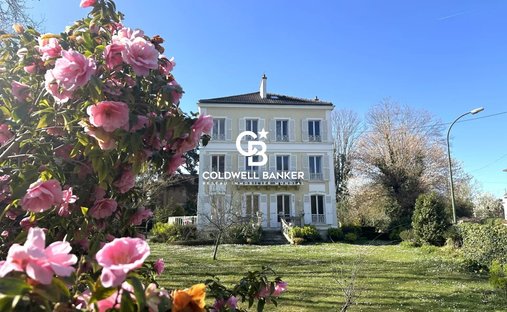 Estate in Le Vésinet, Ile-de-France, France 1