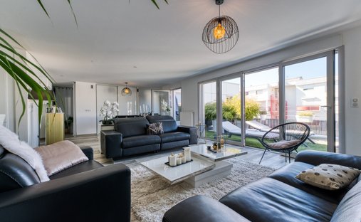 Apartment in Zone Industrielle et Commerciale, Royan, France 1
