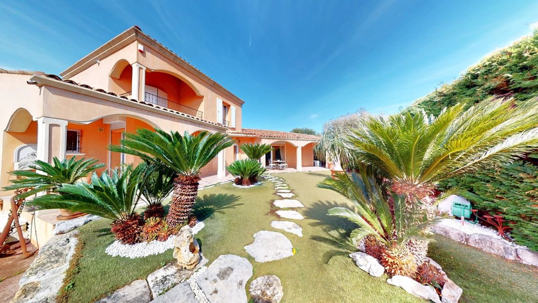 House in Carros, Provence-Alpes-Côte d'Azur, France 1 - 15420403
