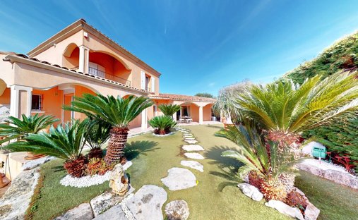 House in Carros, Provence-Alpes-Côte d'Azur, France 1