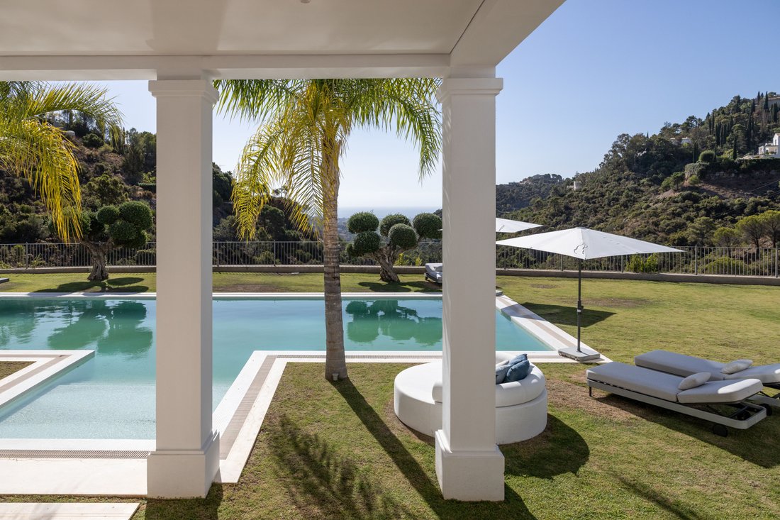 Villa in El Madroñal, Benahavis, Spain 1 - 14784025