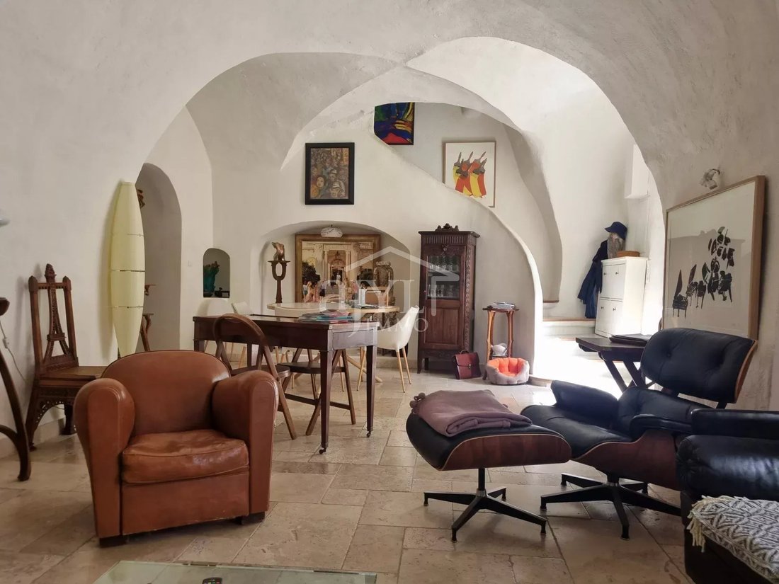 Estate in Cadenet, Provence-Alpes-Côte d'Azur, France 5 - 15420424
