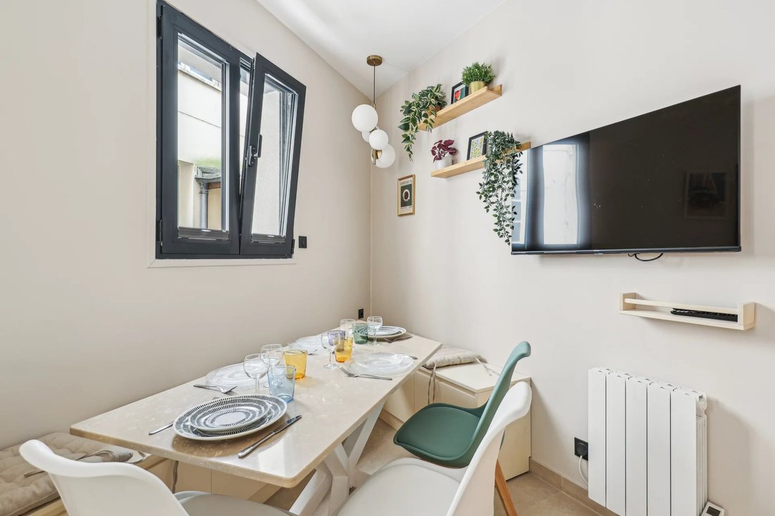 Townhouse in Begin, Saint-Mande, France 2 - 15098961