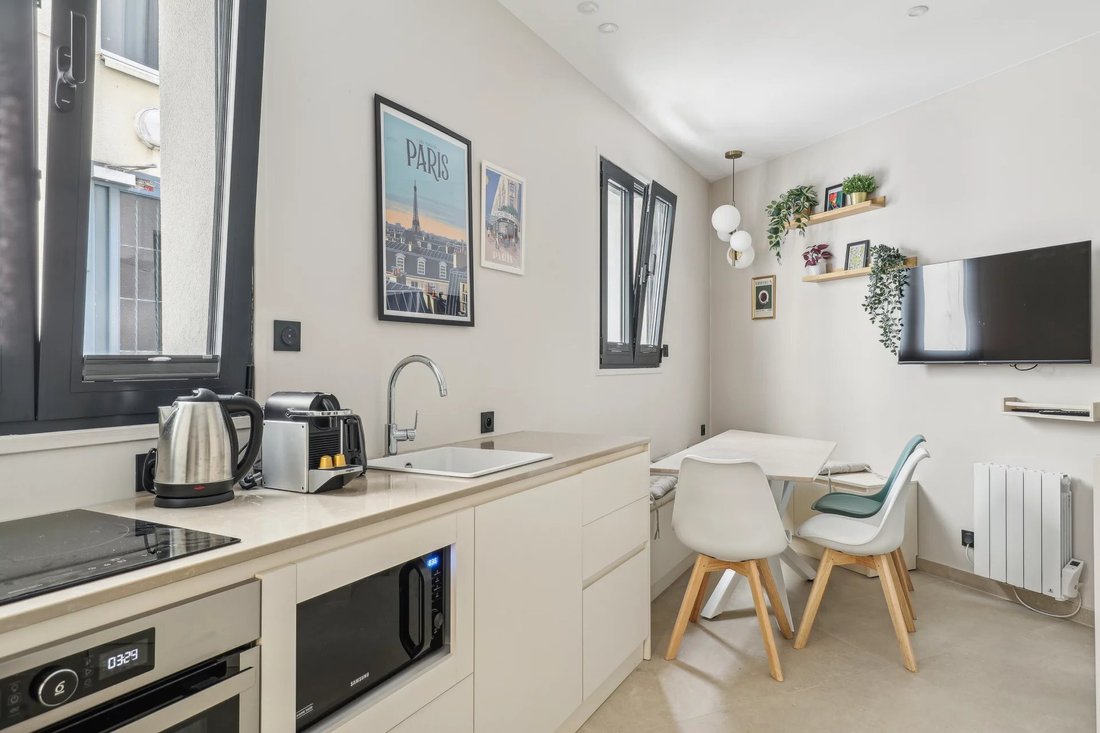 Townhouse in Begin, Saint-Mande, France 1 - 15098961