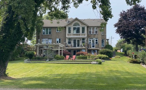 House in Fort Erie, Ontario, Canada 1