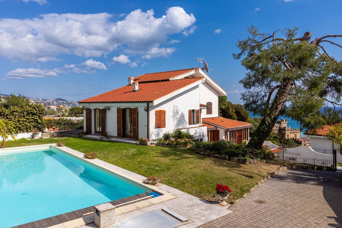 Villa in Coldirodi, Sanremo, Italy 1 - 15201426