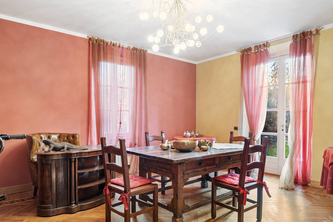 Villa in Velate - Sant'Ambrogio, Varese, Lombardy 4 - 15068127