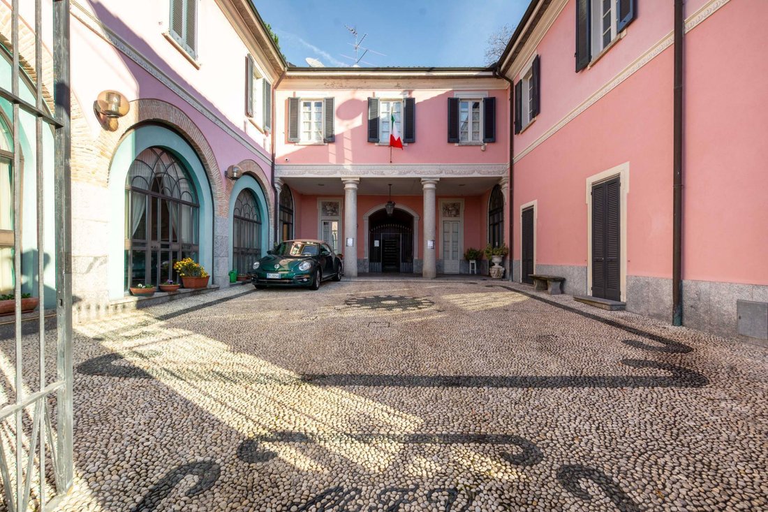 Villa in Albese con Cassano, Lombardy, Italy 4 - 15068130