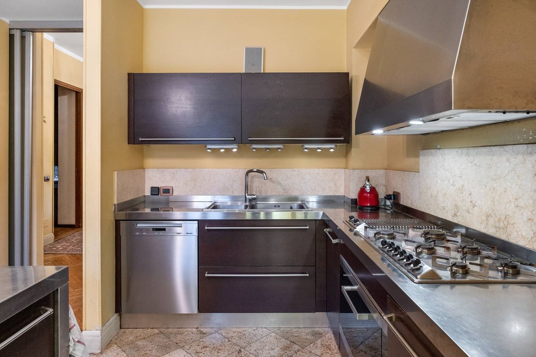 Villa in Velate - Sant'Ambrogio, Varese, Lombardy 5 - 15068127