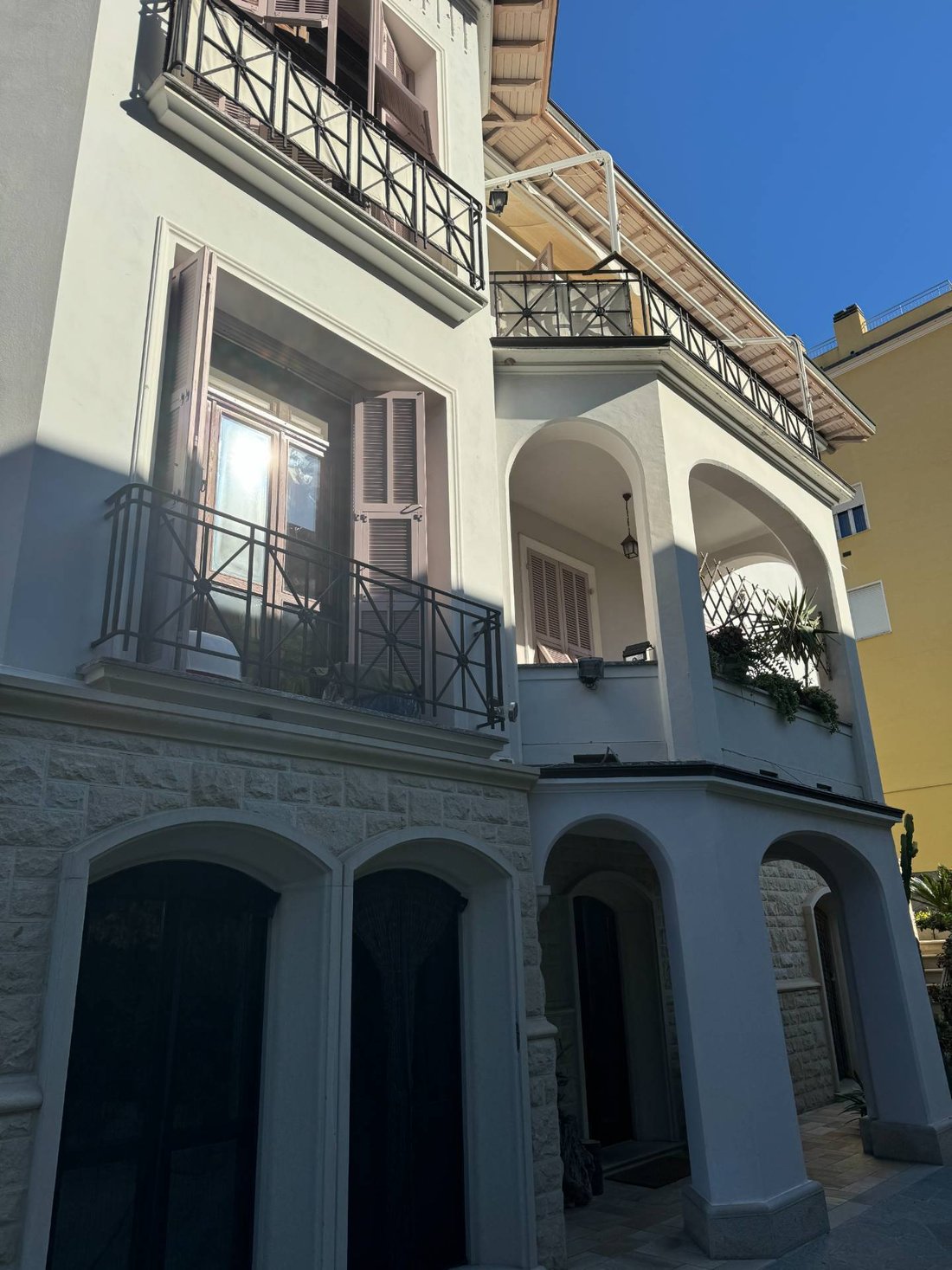 Villa in Bordighera, Liguria, Italy 3 - 15352009