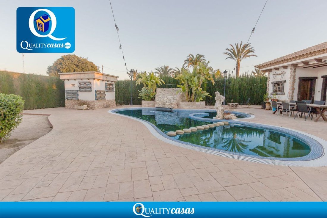 Villa in Elx / Elche, Valencian Community, Spain 1 - 15422335