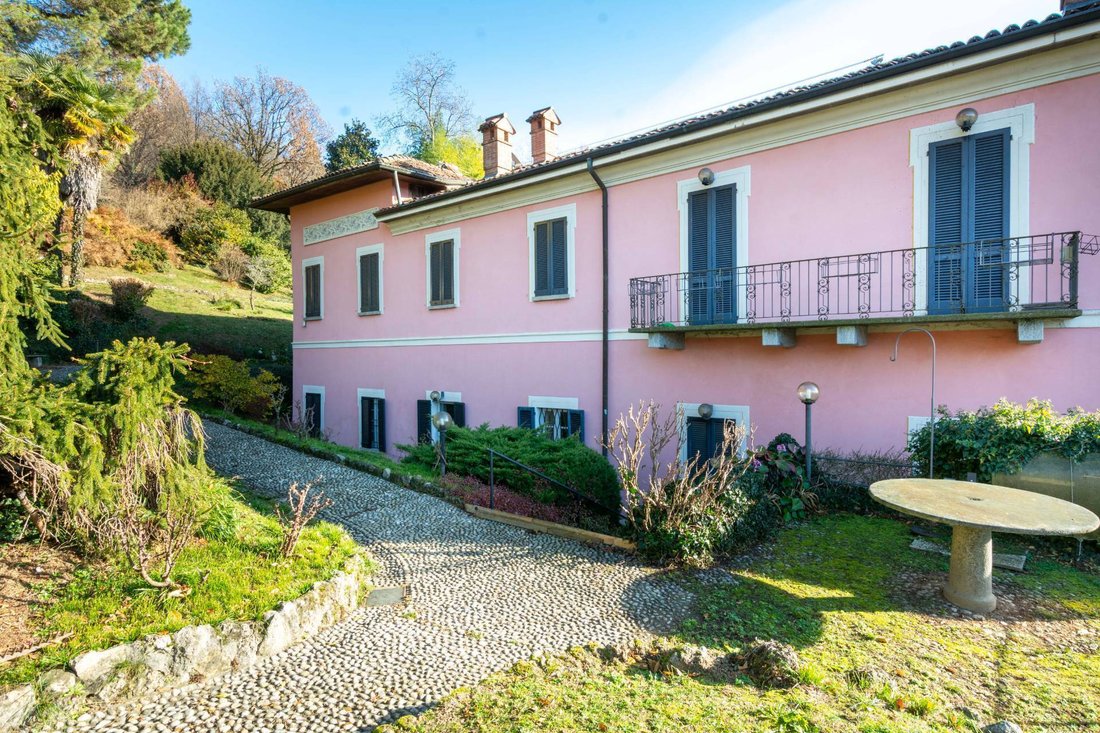 Villa in Albese con Cassano, Lombardy, Italy 2 - 15068130