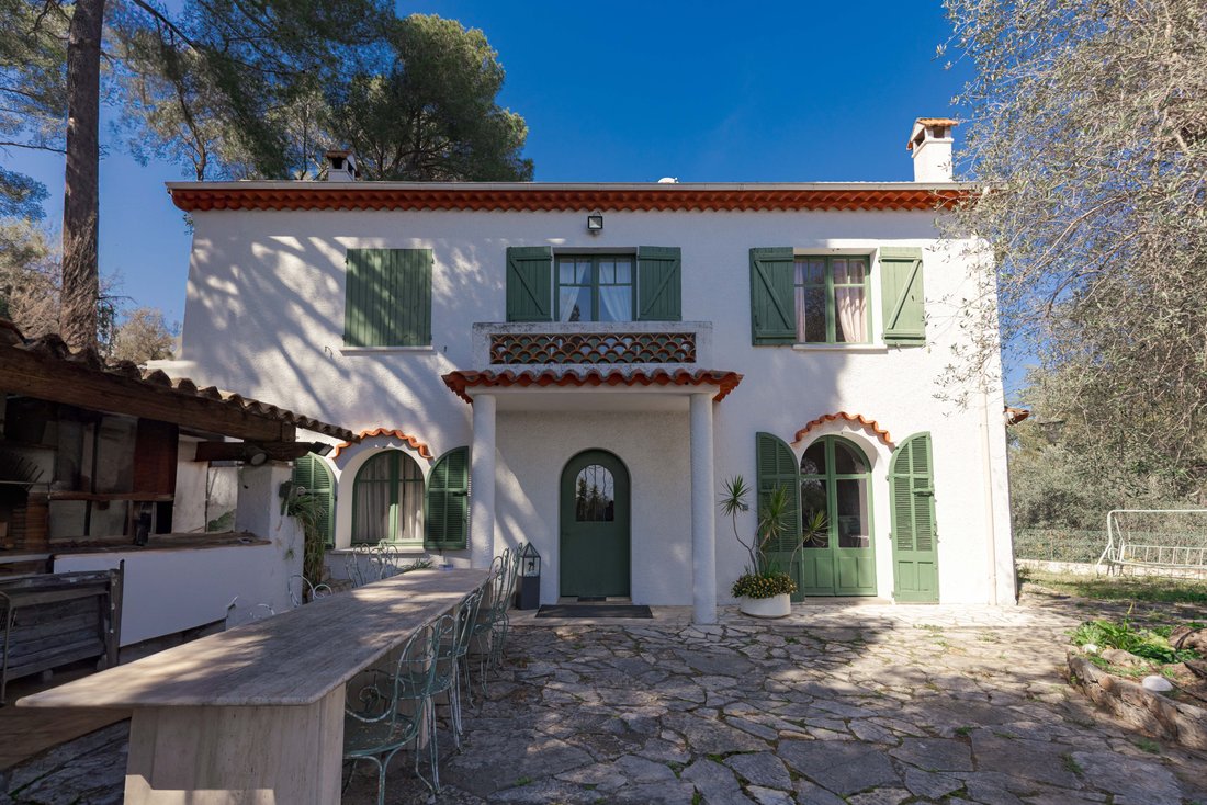 Villa in Mougins, Provence-Alpes-Côte d'Azur, France 2 - 15367011