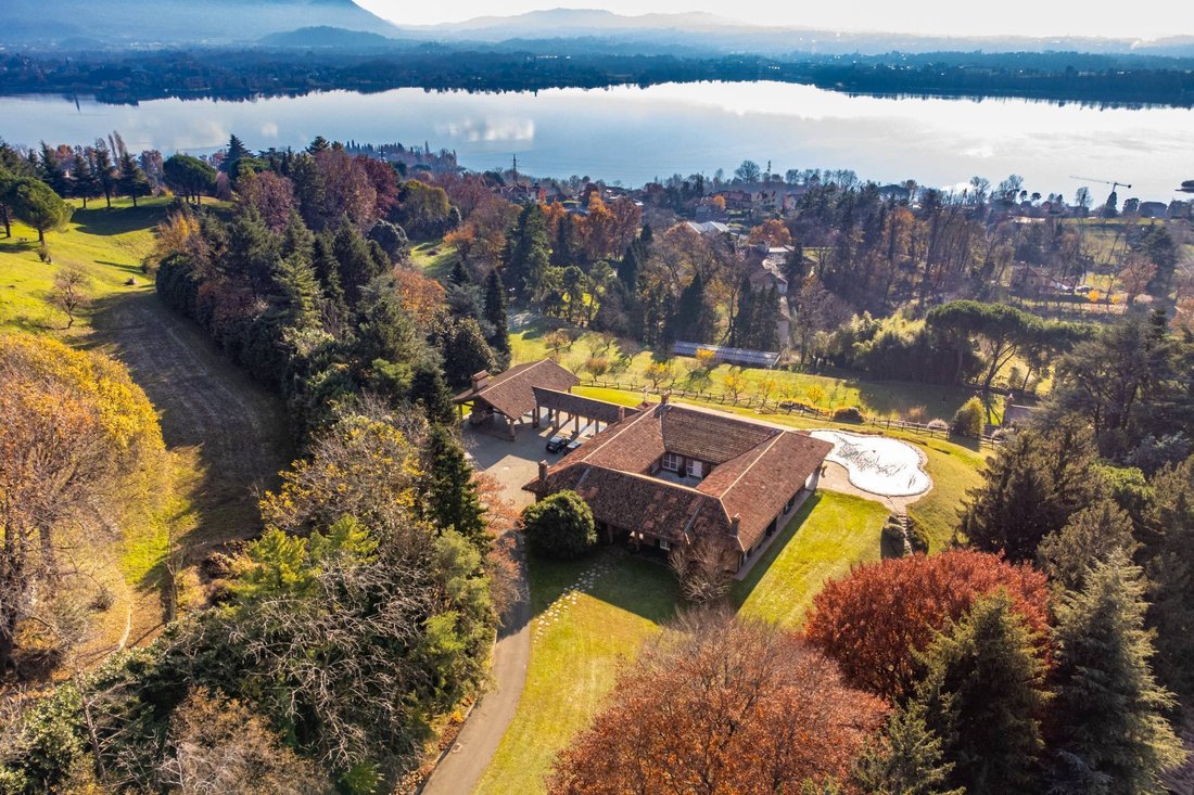 Villa in Eupilio, Lombardy, Italy 1 - 15010528