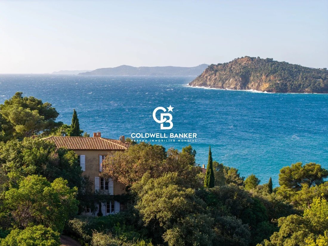 Villa in Rayol-Canadel-sur-Mer, Provence-Alpes-Côte d'Azur, France 1 - 15162055