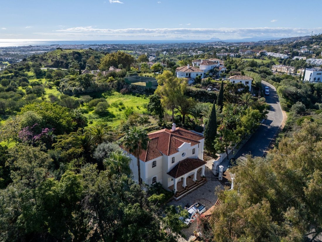 Villa in La Quinta, Benahavis, Andalusia 1 - 15420666