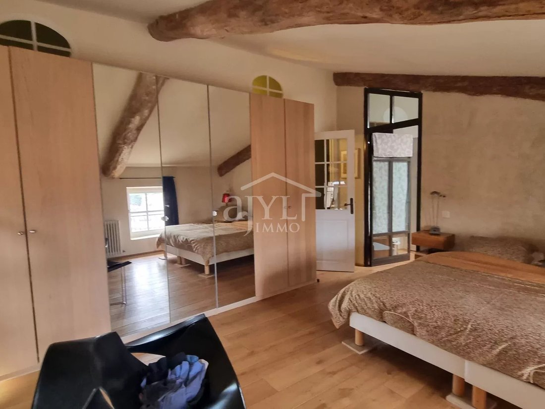 Estate in Cadenet, Provence-Alpes-Côte d'Azur, France 4 - 15420424