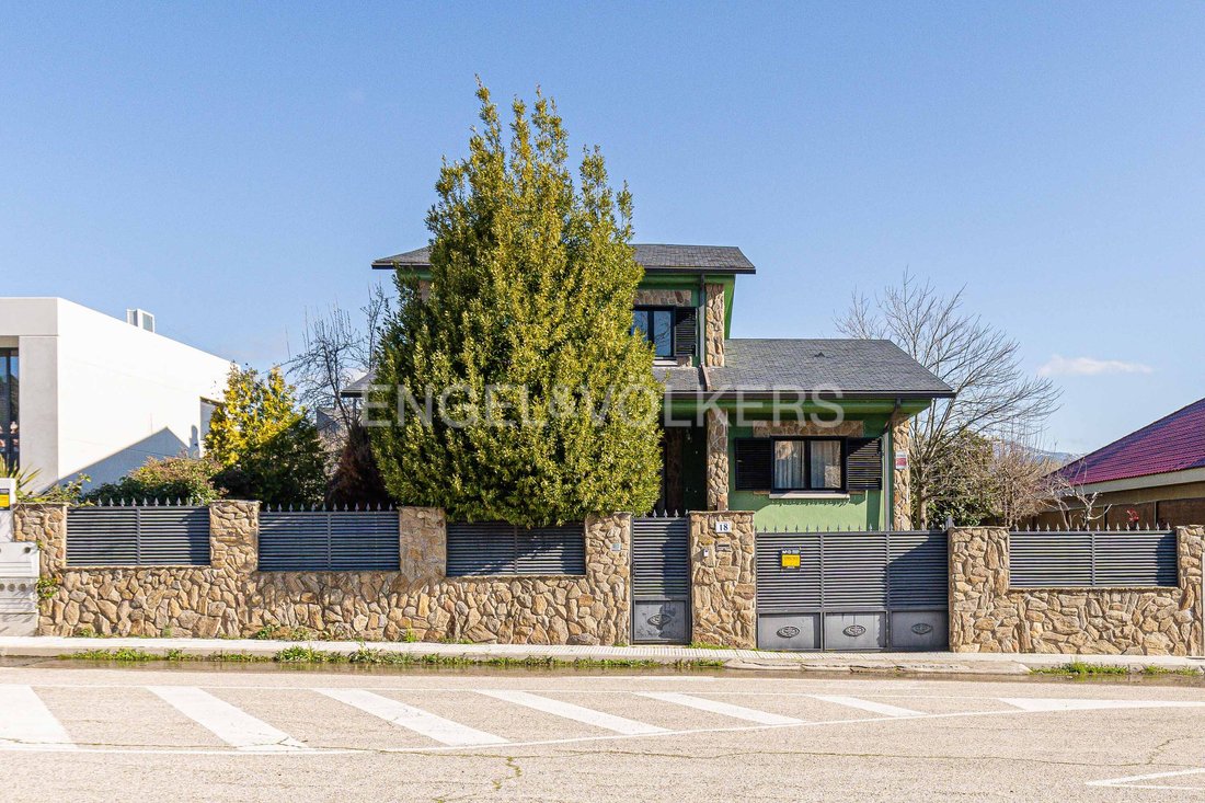 Townhouse in Guadarrama, Community of Madrid, Spain 2 - 15422452