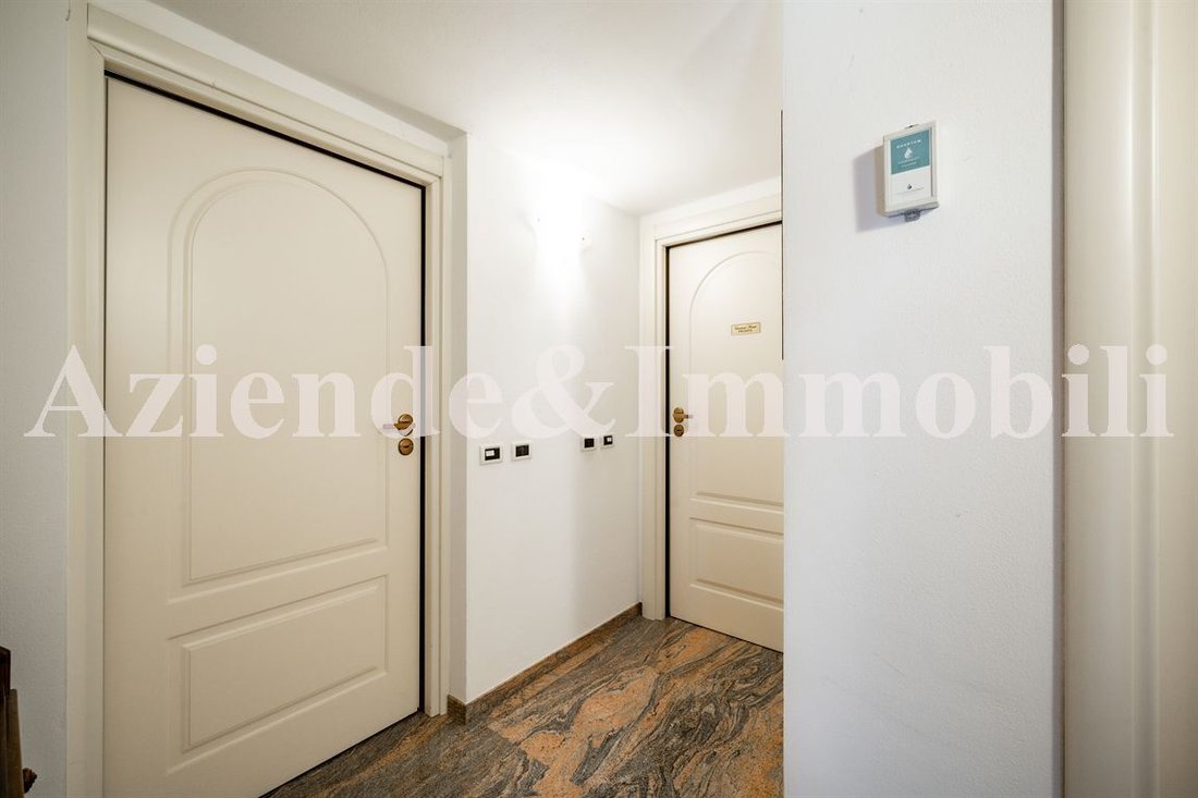 Villa in Parkzone, Monza, Lombardei 2 - 15422036