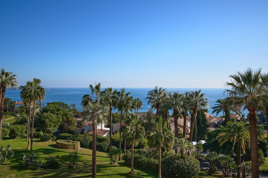 Apartment in Saint Nicolas, Cannes, France 1 - 15423453