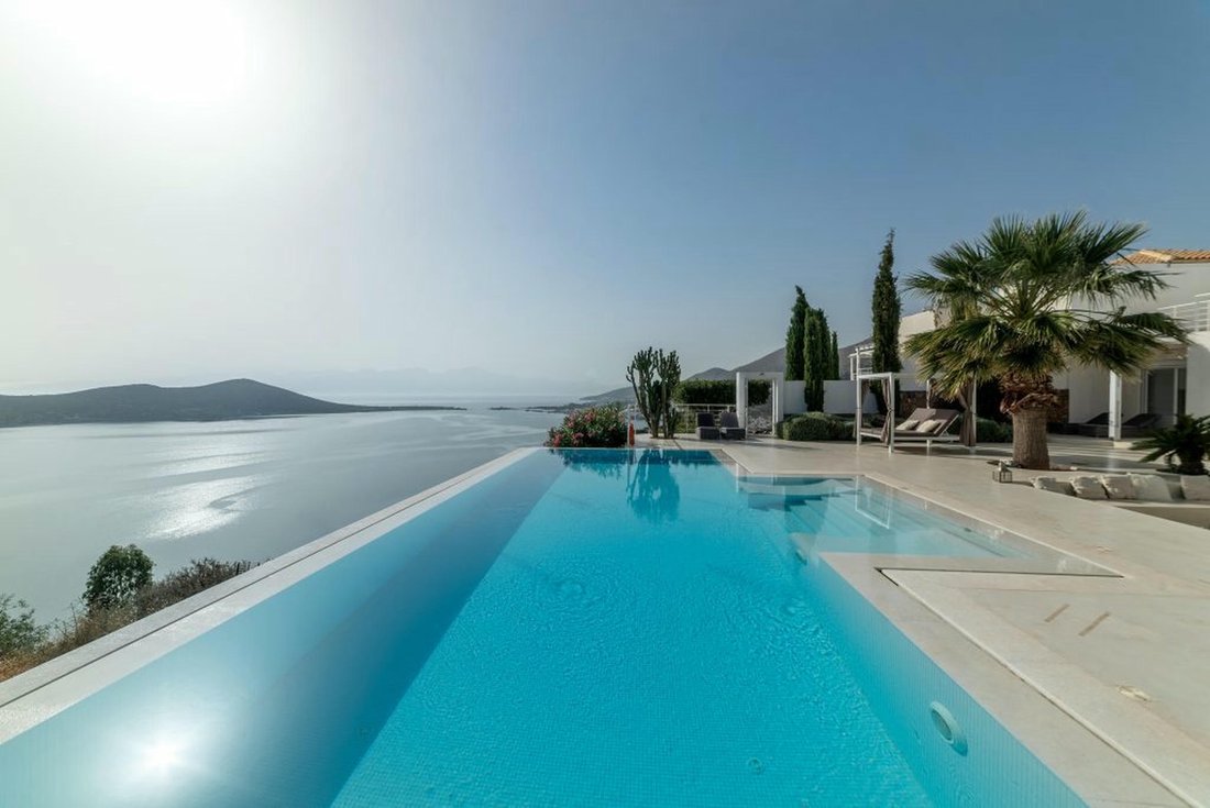 Villa in Community of Elounta, Agios Nikolaos Municipal Unit, Greece 3 - 15423516
