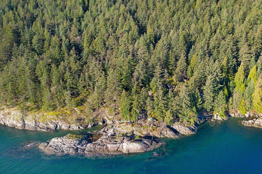 Bowen Island, British Columbia, Canada 1 - 15423501