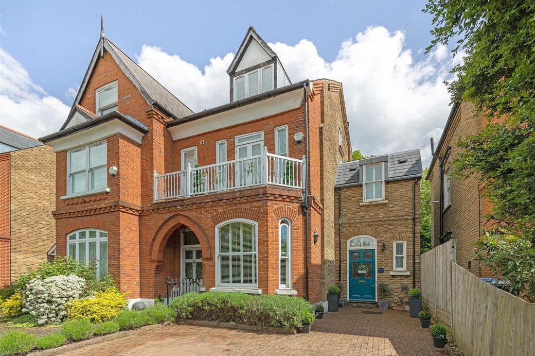 House in Ealing (London Borough of Ealing), Ealing, England 1 - 13318447