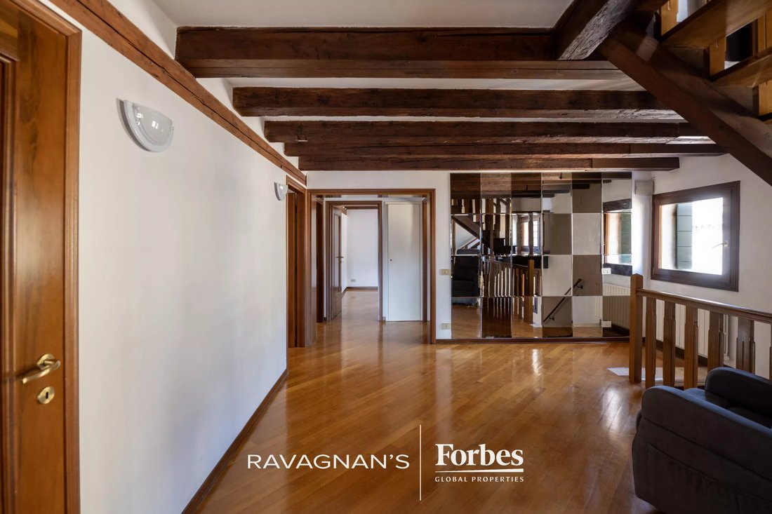 Apartment in Venice, Veneto, Italy 3 - 15326158