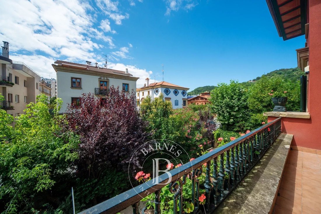 Villa in Ipar-Ekialdea, Donostia-San Sebastian, Spain 5 - 15423943