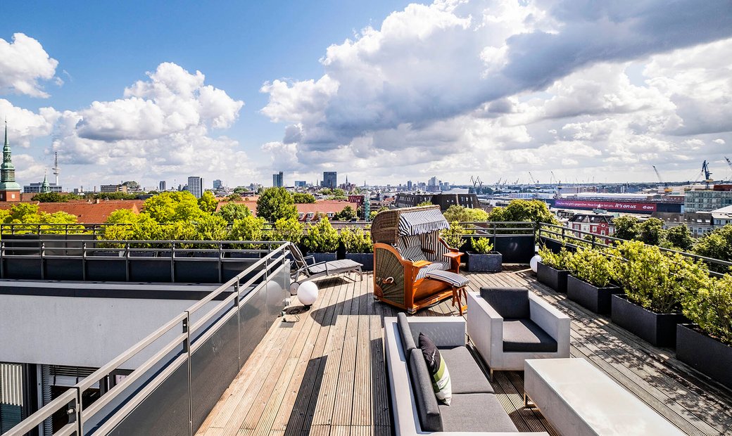 View of Spectacular Penthouse With Panoramic Views Over In Hamburg, Hamburg ...
