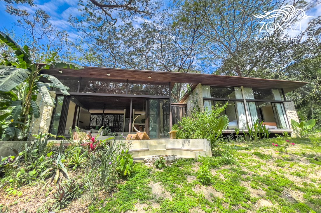 Villa in Hermosa Cóbano Beach, Puntarenas Province, Costa Rica 1 - 15425608