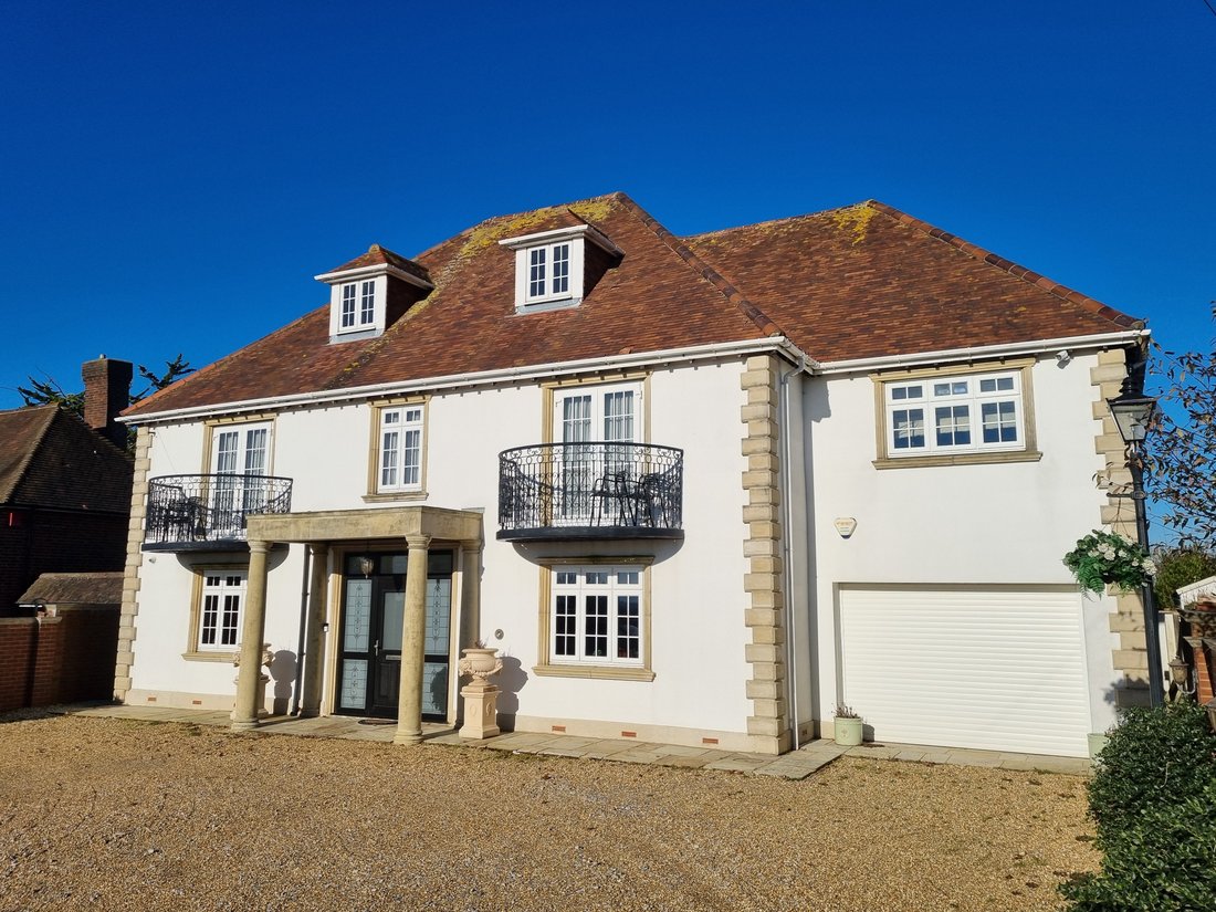 House in Portsmouth, England 1 - 13317685