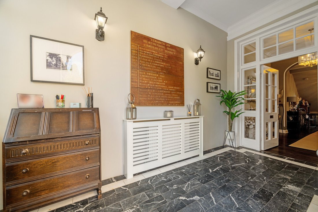 Country House in Heatherside, Surrey Heath, England 5 - 14494414
