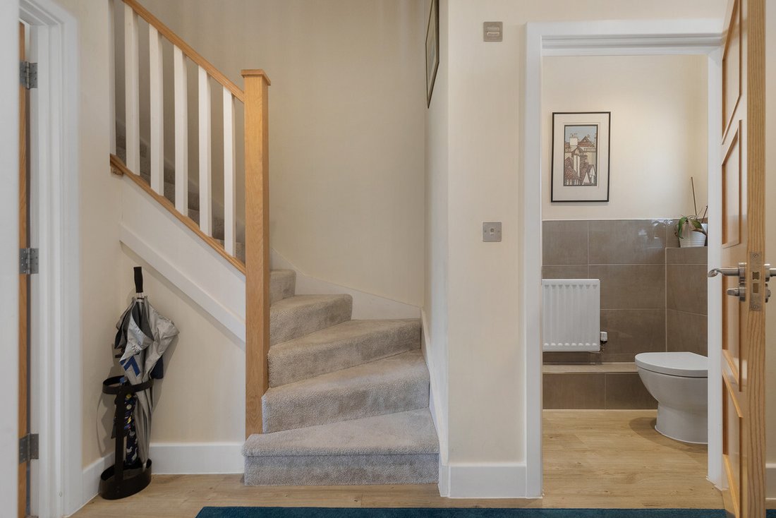 House in Sunbury, England 5 - 13790232
