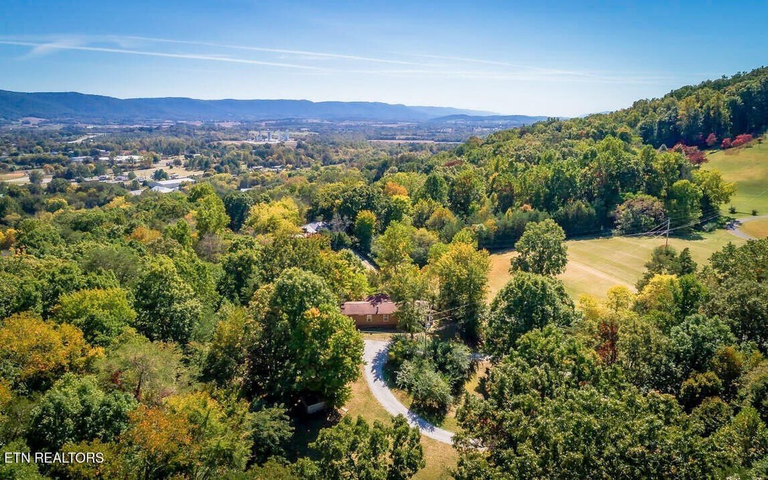Pikeville, Tennessee, United States 1 - 15428858