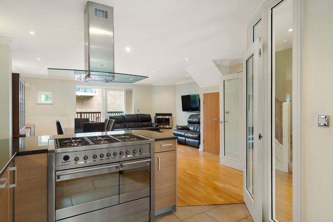 House in Brentford, Hounslow, England 4 - 14604279