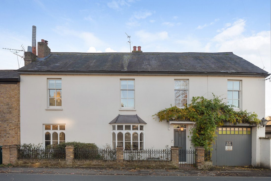 House in Sunbury, England 3 - 13546252