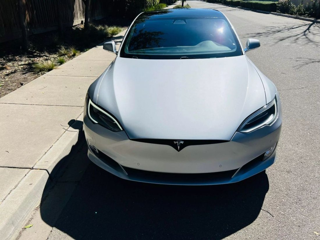 Sedan in Oakland, CA, United States 3 - 15425752