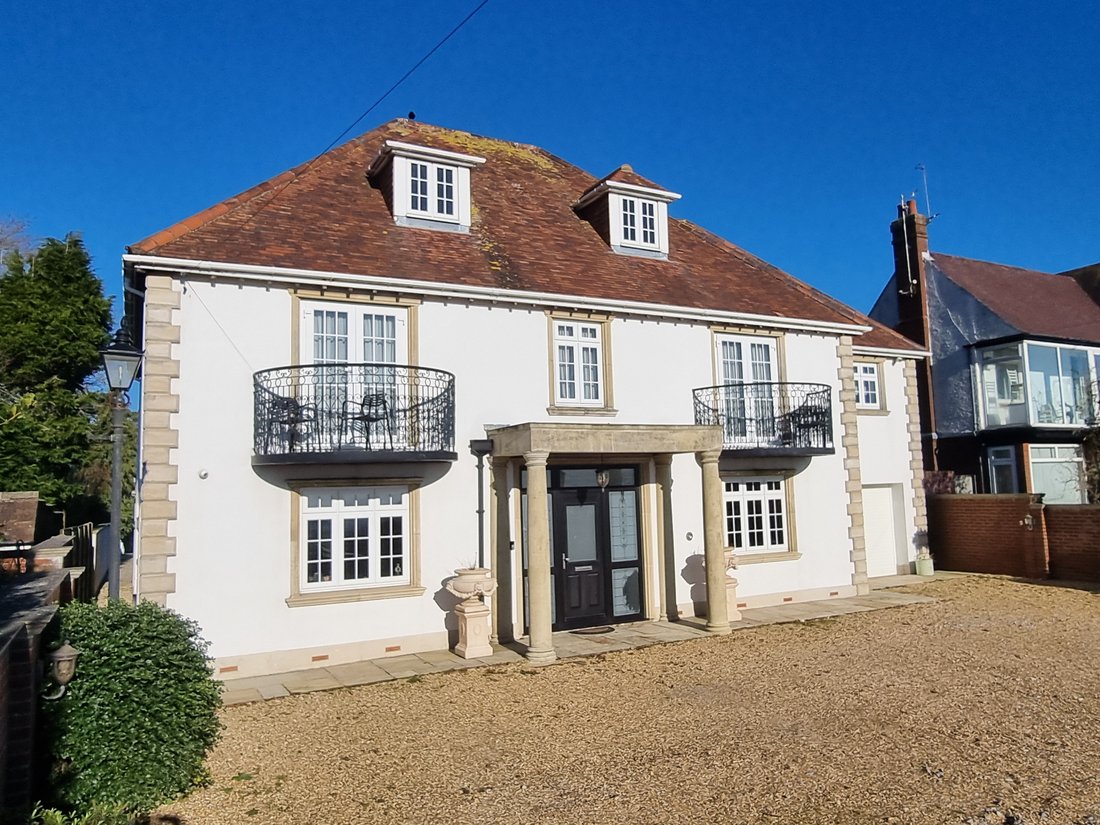 House in Portsmouth, England 4 - 13317685
