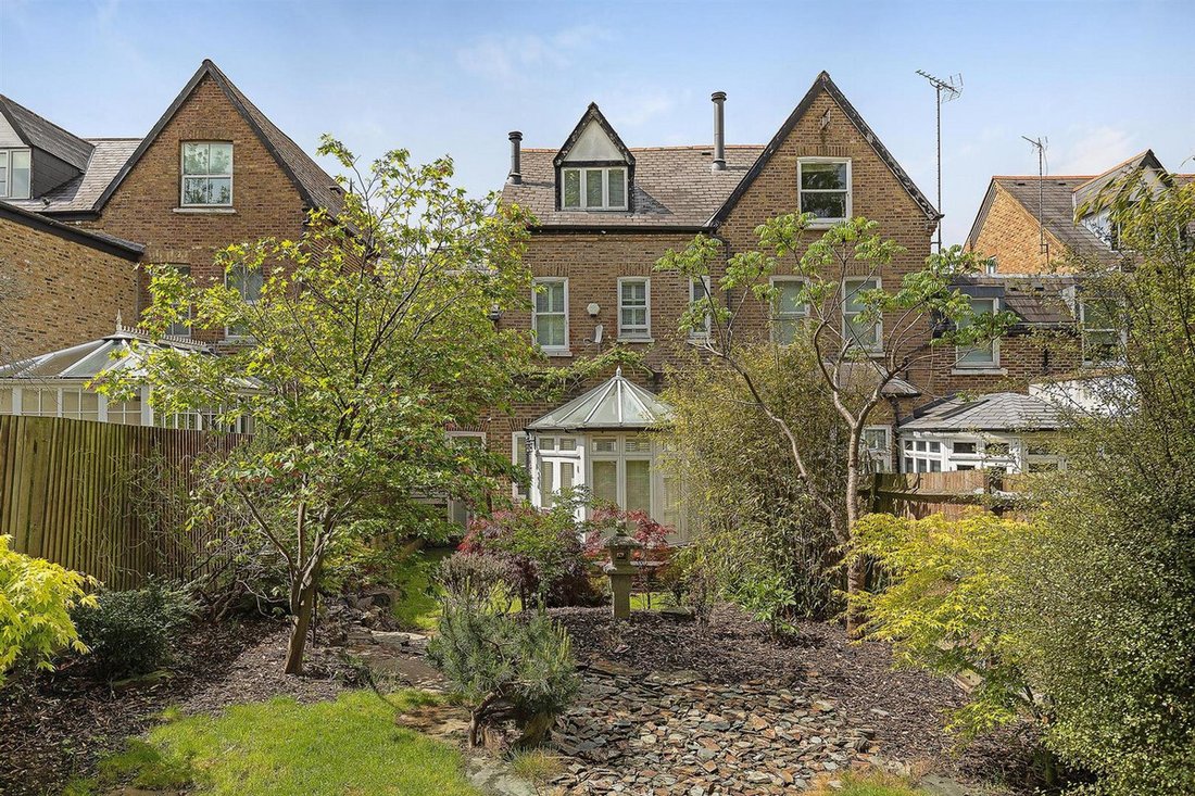 House in Ealing (London Borough of Ealing), Ealing, England 3 - 13318447