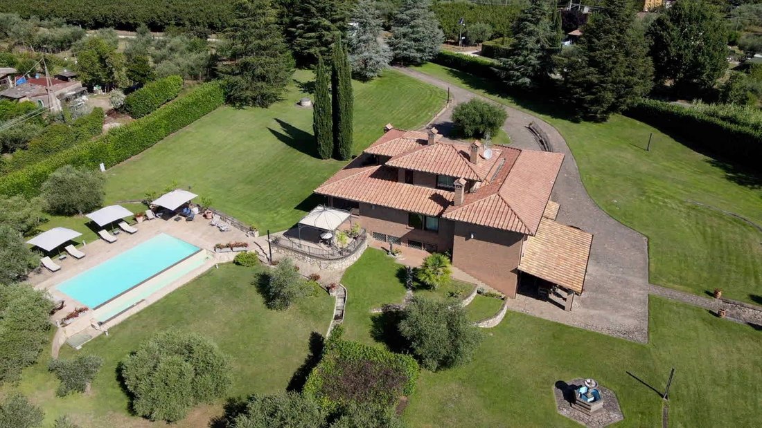 Villa in Bassano In Teverina, Lazio, Italy 1 - 15426937