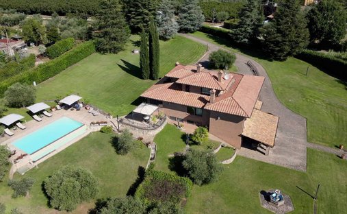 Villa in Bassano In Teverina, Lazio, Italy 1