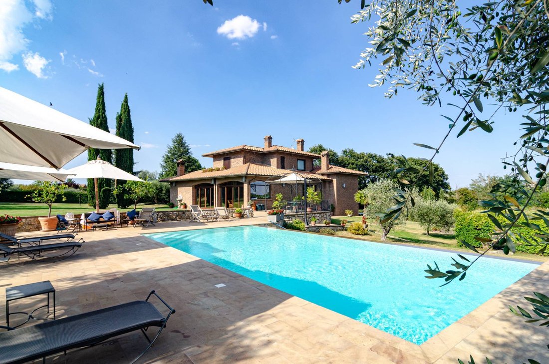 Villa in Bassano In Teverina, Lazio, Italy 2 - 15426937