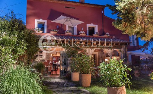 Villa in Puntone, Tuscany, Italy 1