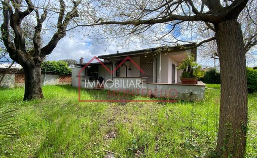 Country House in Tonfano, Pietrasanta, Italy 1